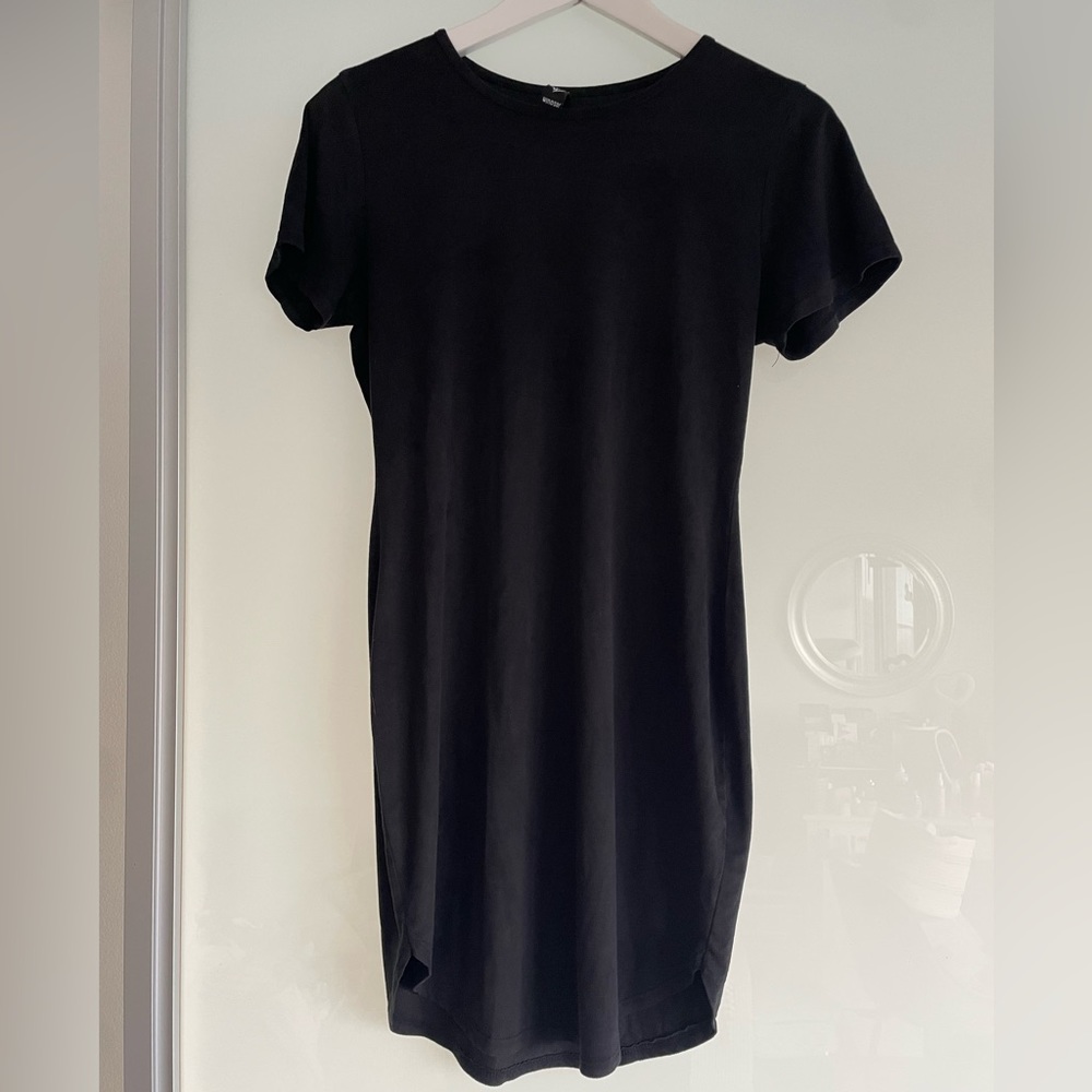 Loved, Windsor Women’s Black, Dolphin Hem Super Soft Tshirt Dress Size Medium M